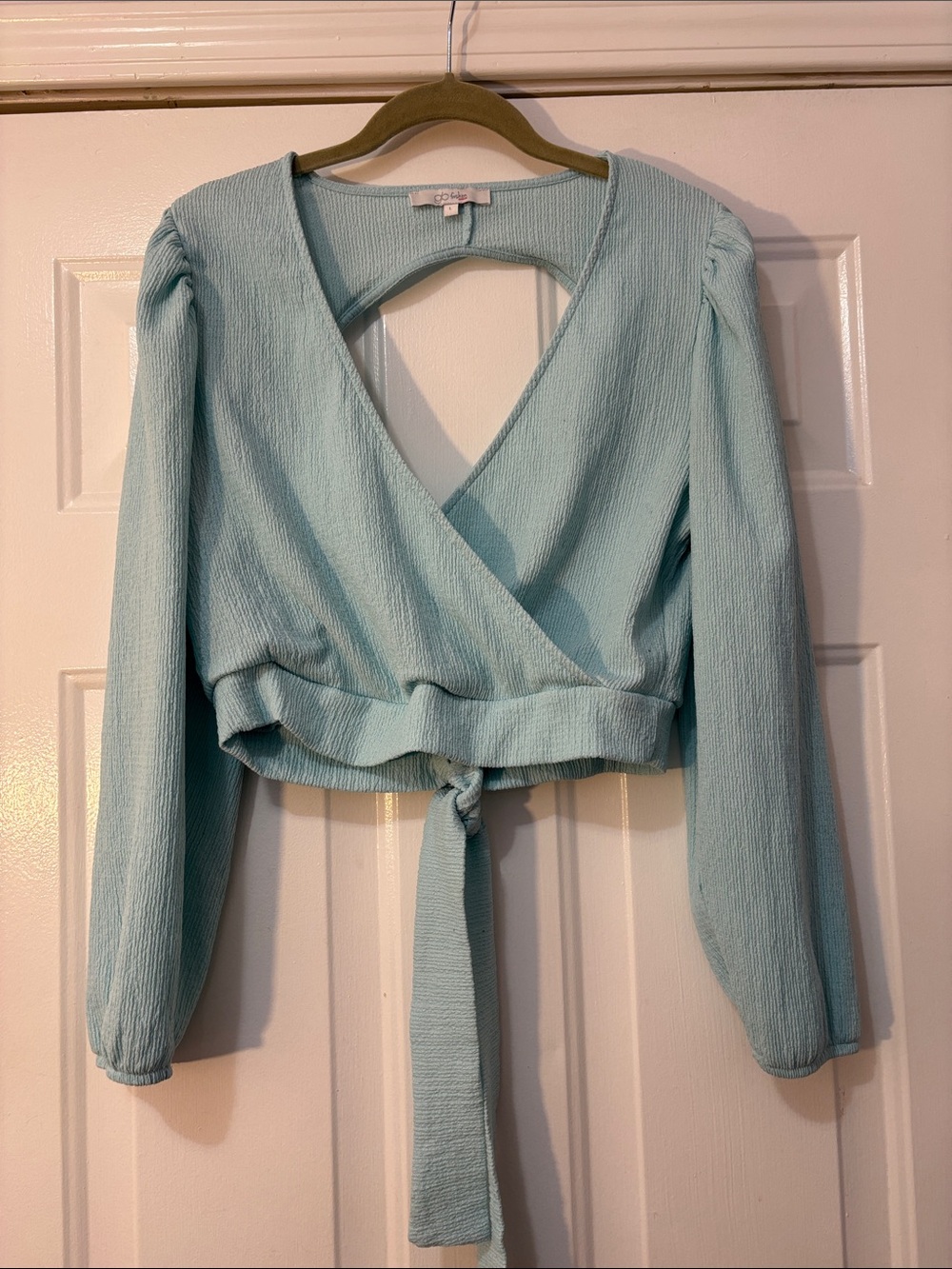 Glo Fashions brand top Size Large